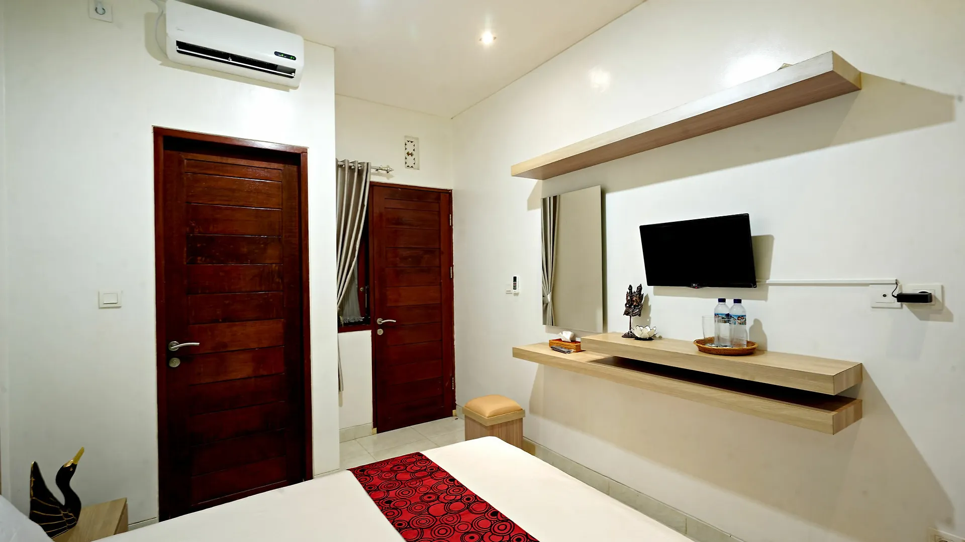 D'Pande Kuta Hotel Kuta  2*, Kuta (Bali)