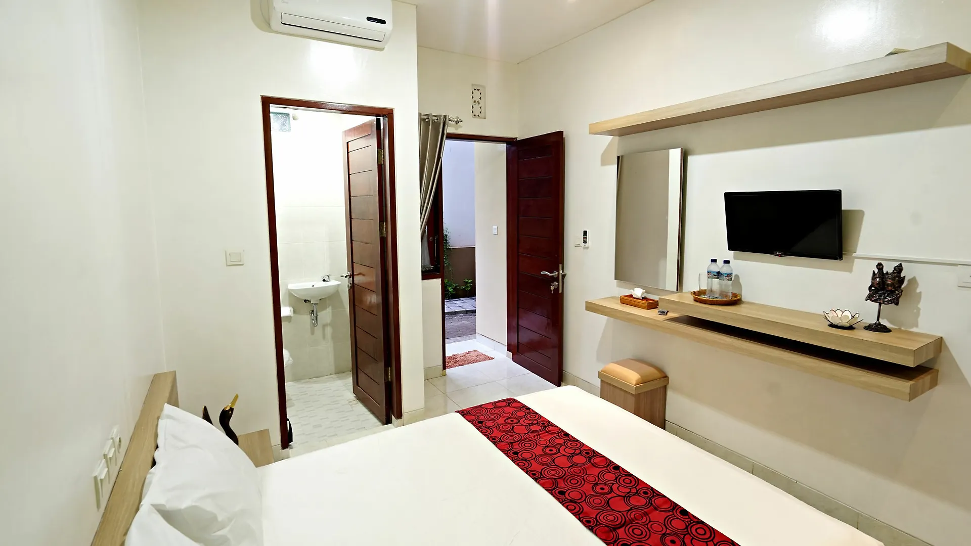 D'Pande Kuta Hotel Kuta  Guest house